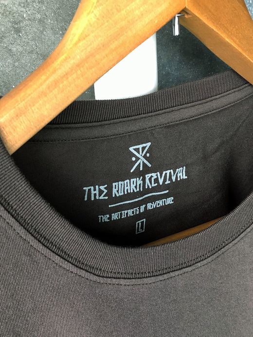 ROARK REVIVAL RTJD505 / "NOODLE HOUSE" TEE / CHARCOAL