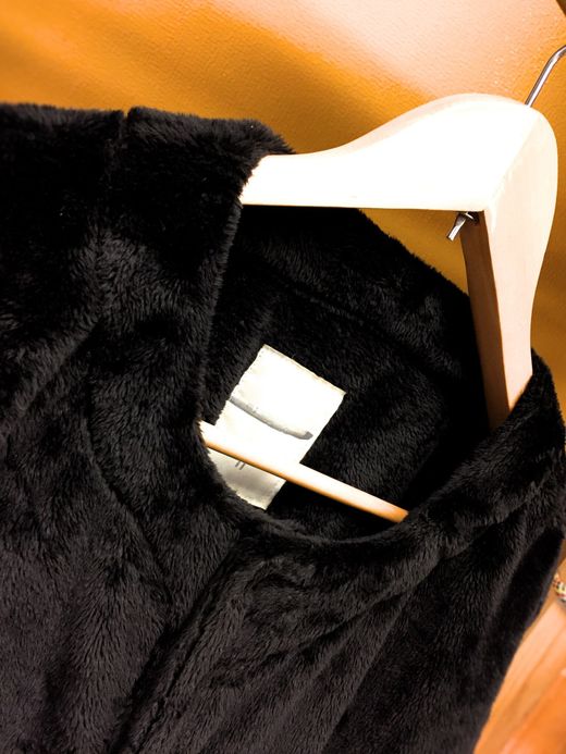 VOO Miracle Fur Snap Cardigan / black