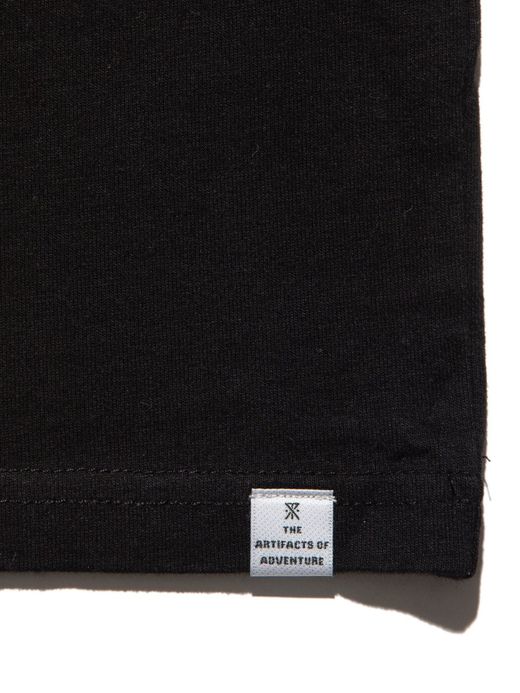 ROARK REVIVAL RTJD602 / "WORDLY VIEWS" TEE / BLACK