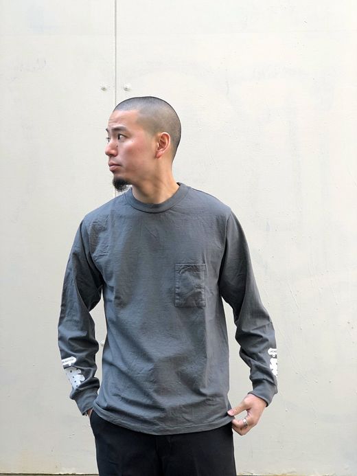  JM19SS1S03 / THE 1ST SHOP × JM LONG SLEEVE POCKET TEE / GREY