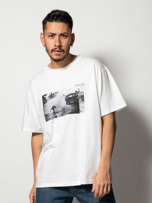 ROARK REVIVAL RTJ720 / "KINGSTON DEAD BEATS" PHOTO TEE / WHITE