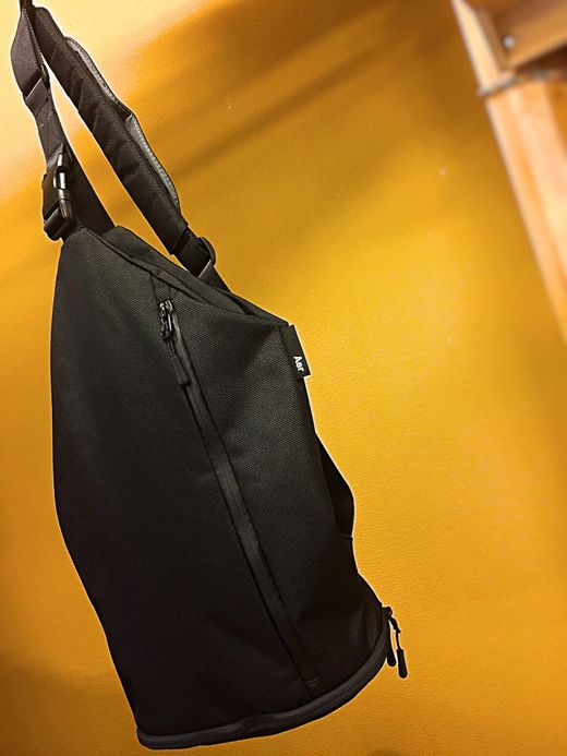  Sling Bag / black