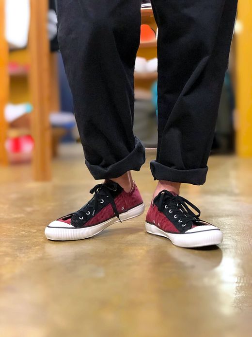 PRAS PRAS-04-002 / SHELLCAP LOW COLOR COMBI / BLACK/BURGUNDY