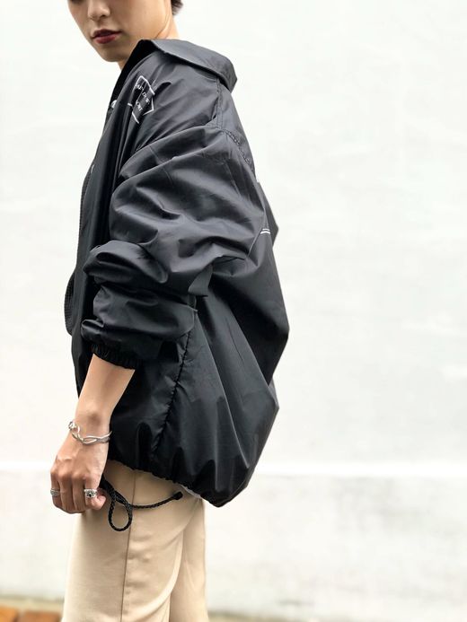 LOOKER LOOK.5 / RAINY DAY WOMAN ESCORT COACH JACKET / BLACK/WHITE