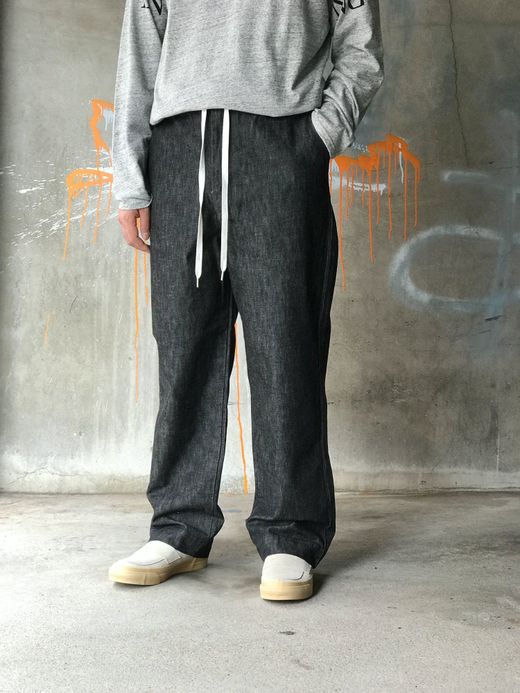 e.sen esenss20p02 / THOMAS / BLACK