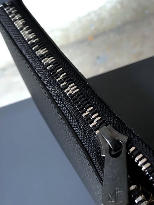 VOO VOO-A-200 / LEATHER WALLET by BRASSBOUND / BLACK