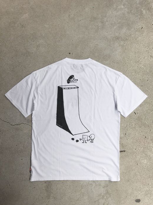 GLOBE GB01910013 / APPLEYARD RAMP TEE / WHITE