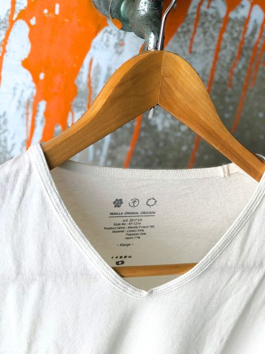 remilla Marble V-neck Tee / UNDER.WHT