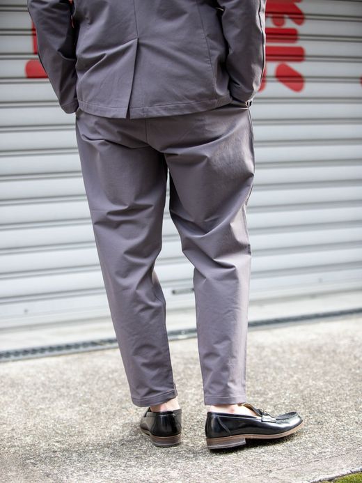  425459 / TECH PANTS / CHARCOAL