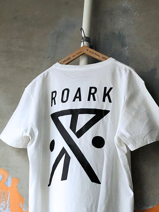 ROARK REVIVAL RTJD520 / "LARGE LOGO" TEE / WHITE