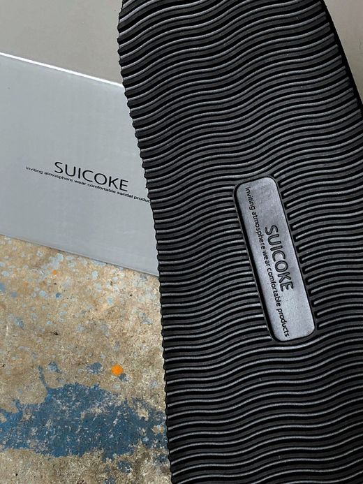 SUICOKE Kaw / black