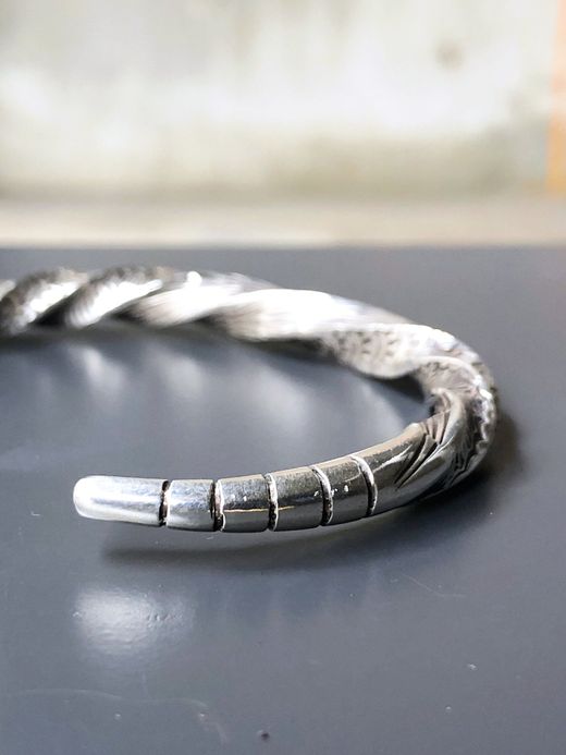 TSUNAIHAIYA SNAKE BANGLE