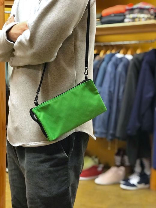NECESSARY or UNNECESSARY 70020820 / COLOR TRIO 'L' / KELLY