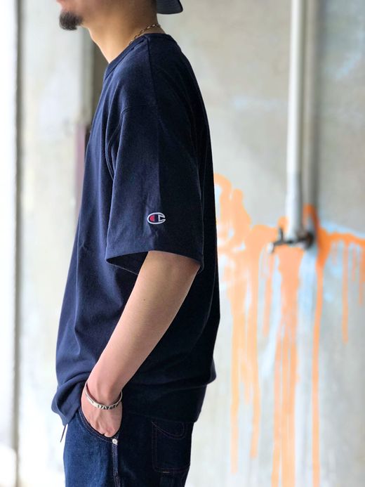 A PERSON AP-33 / CLASSIC LOGO EMB TEE / NAVY/NAVY