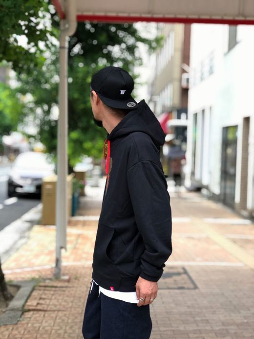 es 5130001915 / BLOCK TECH HOODIE / BLACK