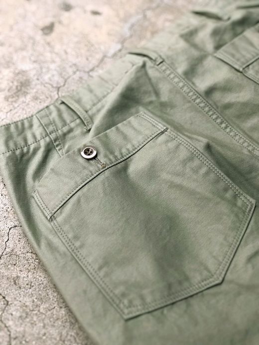 NECESSARY or UNNECESSARY 90011395 / CARGO SHORTS / SAGE
