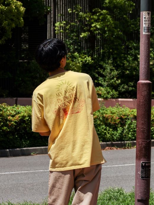 ROARK REVIVAL "MOUNTAIN MINDED" TEE / Yellow