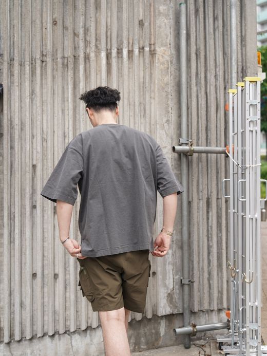 Audience ピグメント 米綿 8.45オンス グラスポケ付き C/N ボクシー TEE / Sumikuro