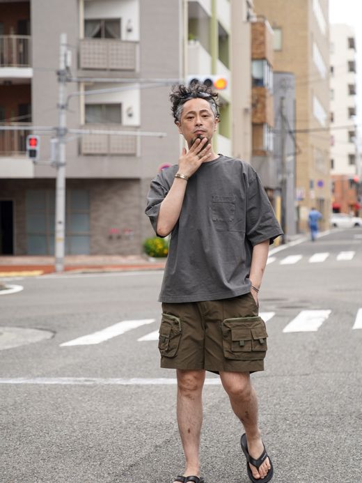 Audience ピグメント 米綿 8.45オンス グラスポケ付き C/N ボクシー TEE / Sumikuro