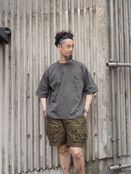 ピグメント 米綿 8.45オンス グラスポケ付き C/N ボクシー TEE / Sumikuro