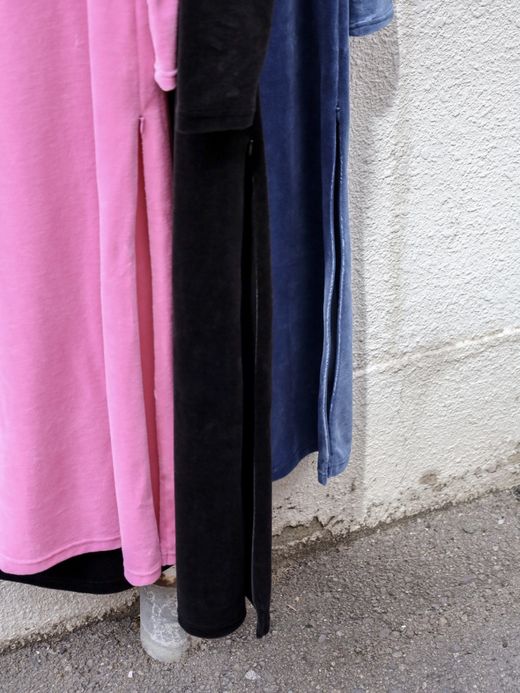 AMBERGLEAM VELVET PILE SLIT DRESS / 3colors