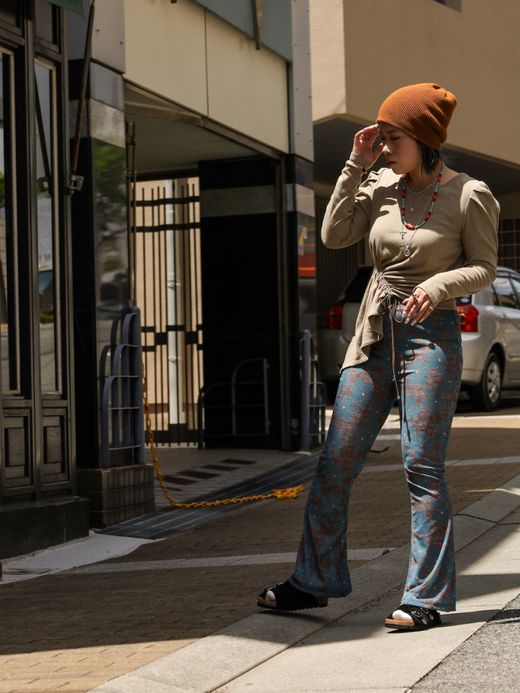 AMBERGLEAM FLOWER CUT FLARE PANTS / 3colors