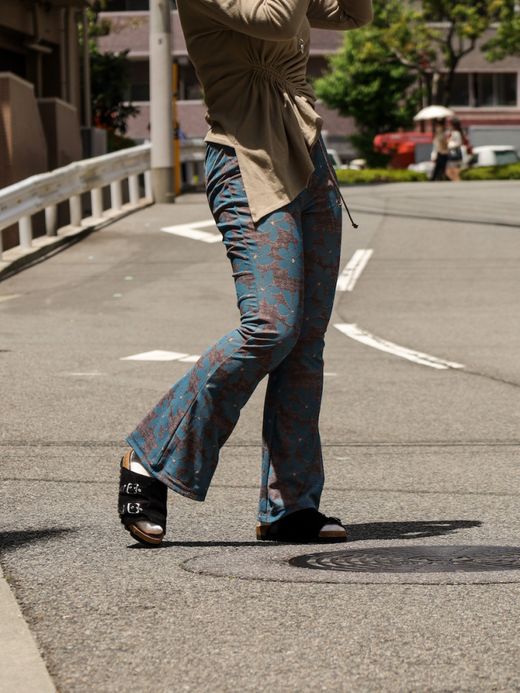 AMBERGLEAM FLOWER CUT FLARE PANTS / 3colors