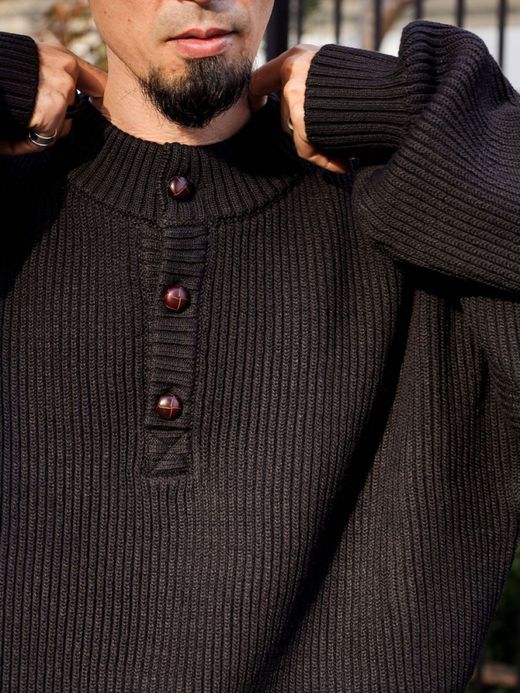AMBERGLEAM WARM HENRY SWEATER / Black