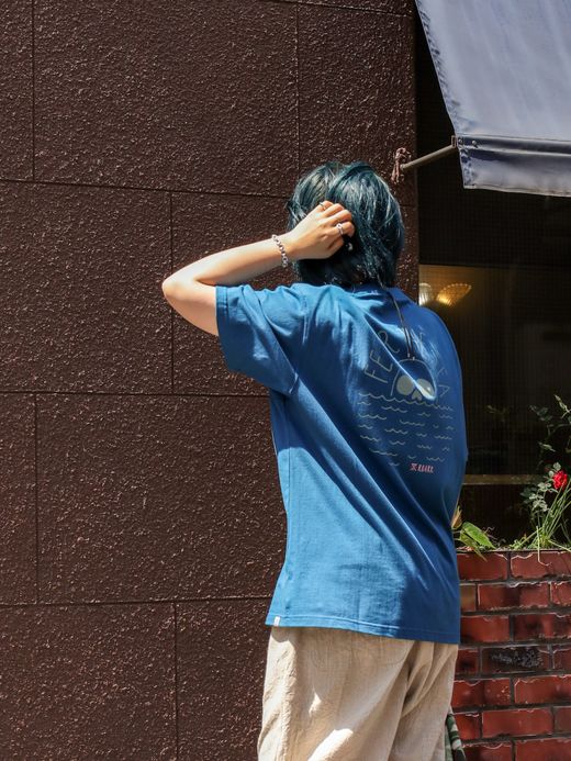 ROARK REVIVAL ”FEAR THE SEA” TEE / Steel blue