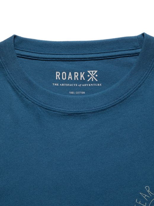 ROARK REVIVAL ”FEAR THE SEA” TEE / Steel blue