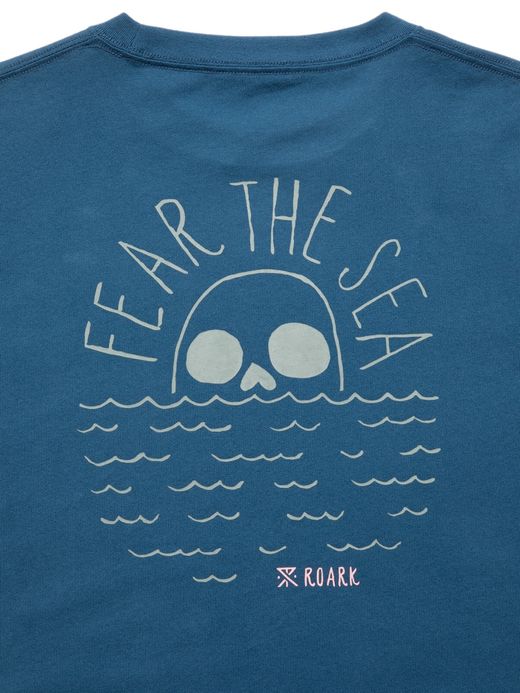 ROARK REVIVAL ”FEAR THE SEA” TEE / Steel blue