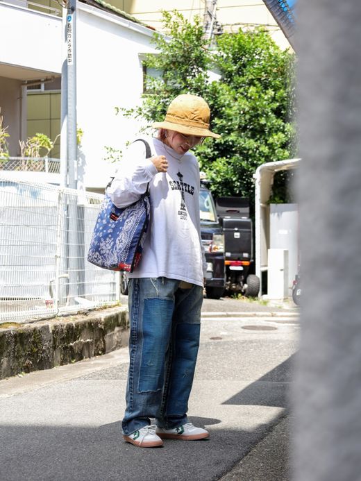 ANACHRONORM SPACE NEEDLE DAMAGED L/S T-S / White