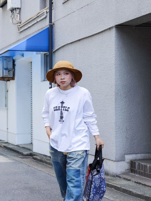 ANACHRONORM SPACE NEEDLE DAMAGED L/S T-S / White