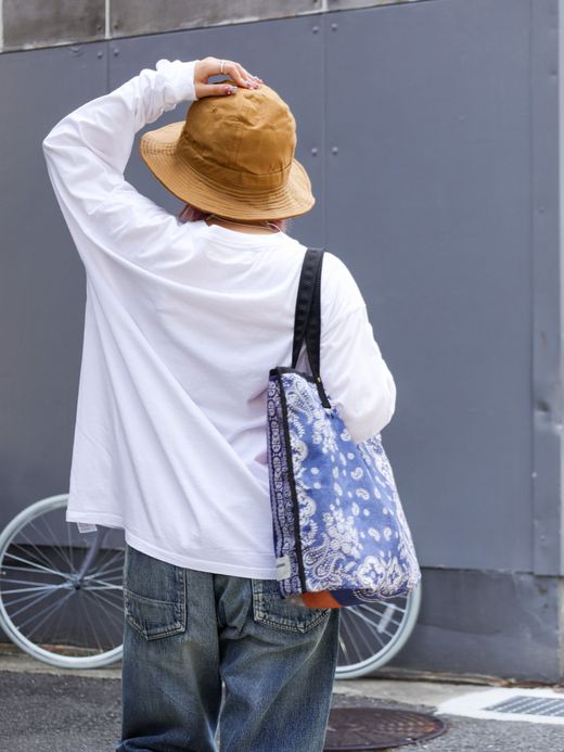 ANACHRONORM SPACE NEEDLE DAMAGED L/S T-S / White