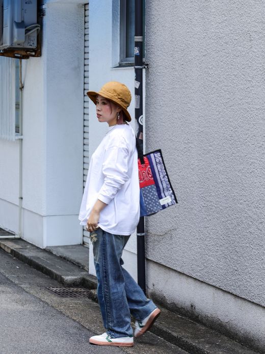 ANACHRONORM SPACE NEEDLE DAMAGED L/S T-S / White