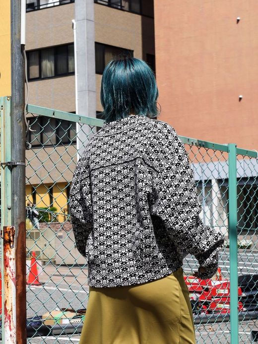 AMBERGLEAM JACQUARD KNIT TRUCKER / Geometry