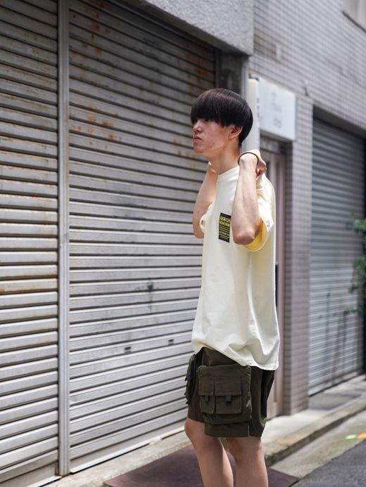 ANACHRONORM STICKER MOTIF PRINTED S/S T-S / Beige