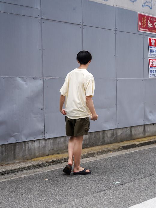 ANACHRONORM STICKER MOTIF PRINTED S/S T-S / Beige