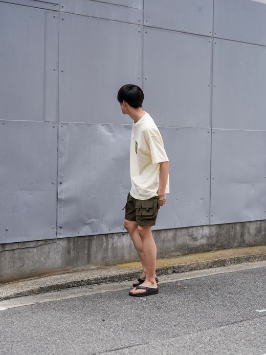 ANACHRONORM STICKER MOTIF PRINTED S/S T-S / Beige