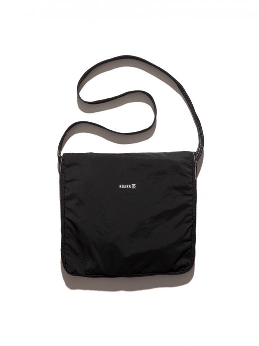 ROARK REVIVAL DAYTRIP SACOCHE BAG / Black