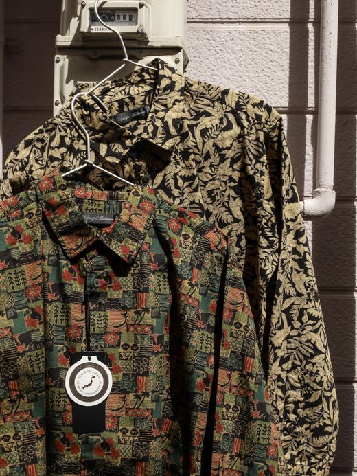 Audience プリントブロード　ワンウォッシュ　レギュラーカラー　テーパードシャツ / Black leaves