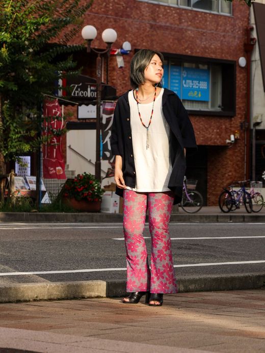 AMBERGLEAM FLOWER CUT FLARE PANTS / 2colors