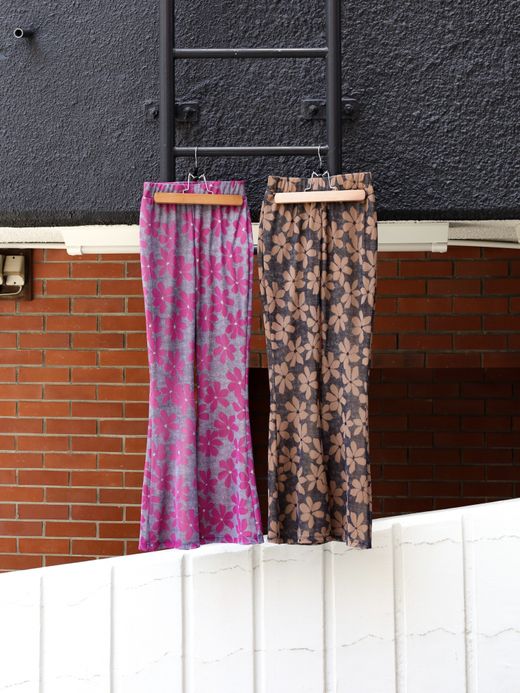 AMBERGLEAM FLOWER CUT FLARE PANTS / 2colors