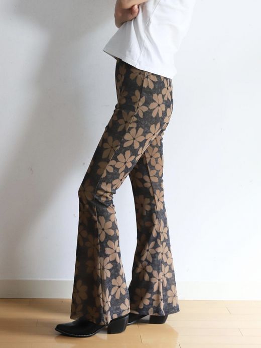 AMBERGLEAM FLOWER CUT FLARE PANTS / 2colors