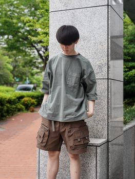 ピグメント 米綿 8.45オンス グラスポケ付き C/N ボクシー TEE / Olive