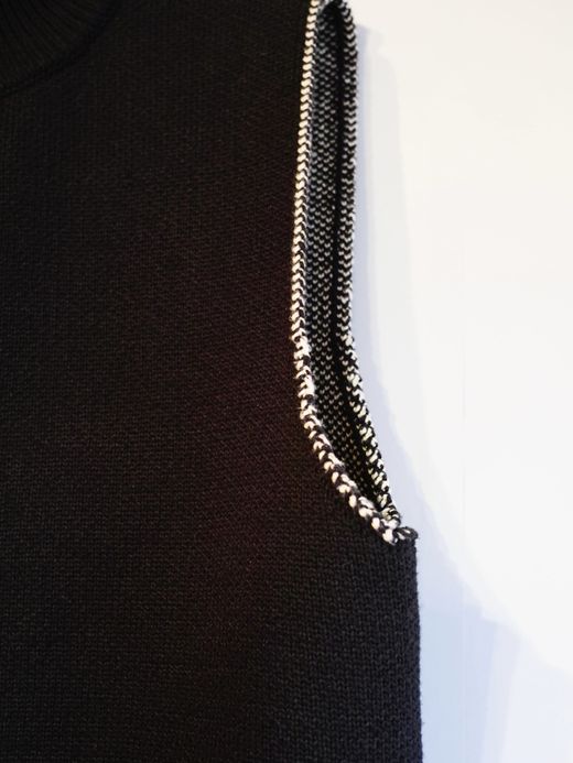 AMBERGLEAM FRINGE VEST SWEATER / 2colors