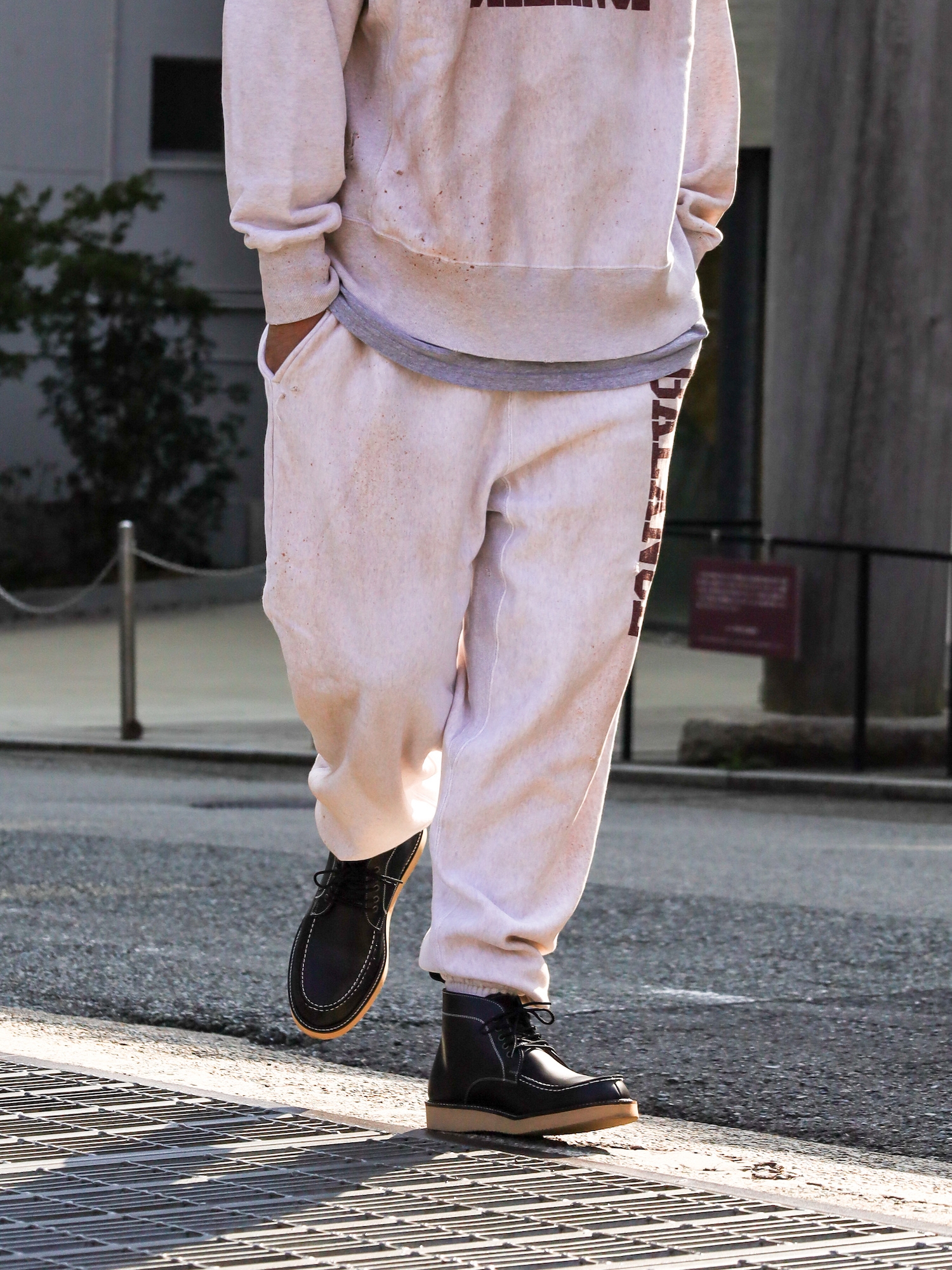 ANACHRONORM COLLEGE GAZETTE SWEAT PANTS / Oatmeal | FLATBUSH