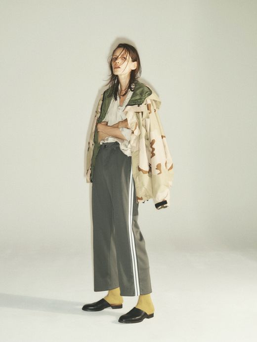 e.sen TONY / Charcoal