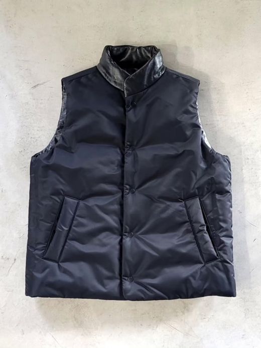 VOO EXELEZA REV VEST / Black