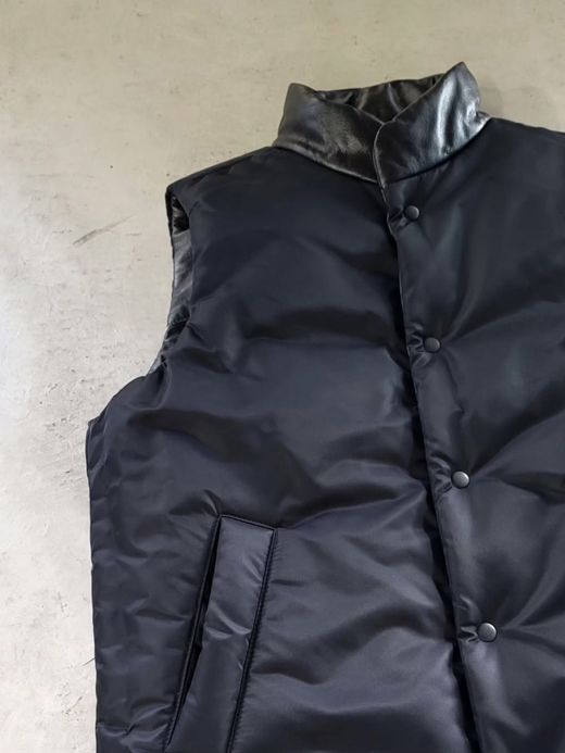 VOO EXELEZA REV VEST / Black